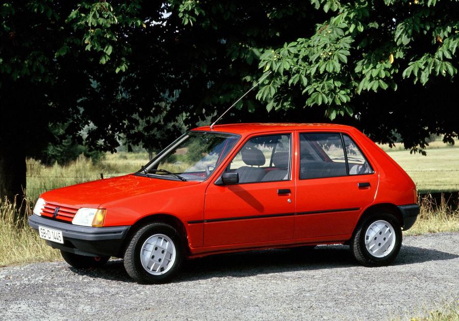  Peugeot 205 5-Door 1983 года  (фото 9 из 14)